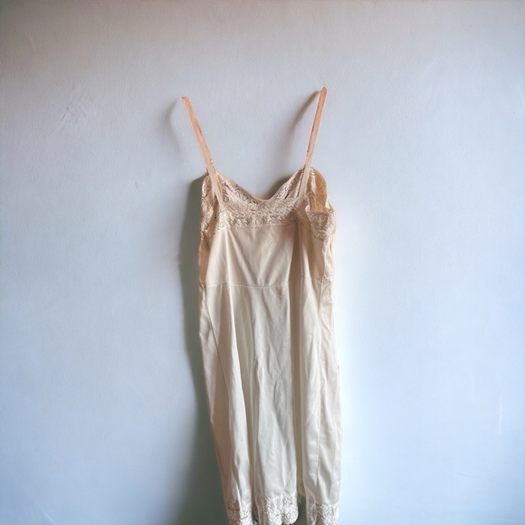 Vintage Slip / Nightgown by Gaylord , Off White ,100% Nylon Small - Picture 3 of 8